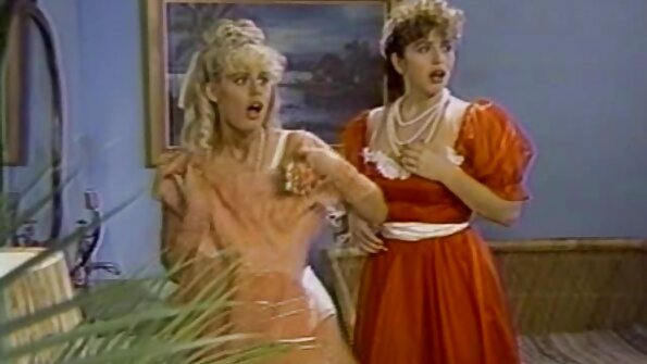 بڑا سوتیلے بھائی لنڈ اس کی خوبصورت منڈوا بلی fucks