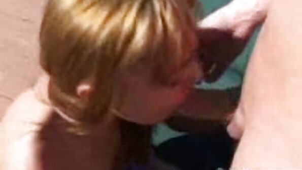 سرخ بالوں والی کتیا نے کیمرہ پر سیکس کرنے کا نیا تجربہ حاصل کیا۔