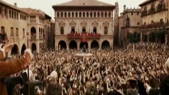 سنہرے بالوں والی پیاری شیلبی چیس دفتر میں گھسنے کے لیے تیار ہے۔