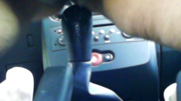 بڑی چھاتی والی سنہرے بالوں والی خواتین بیک وقت شوہروں کی ڈک پر سوار ہوتی ہیں۔