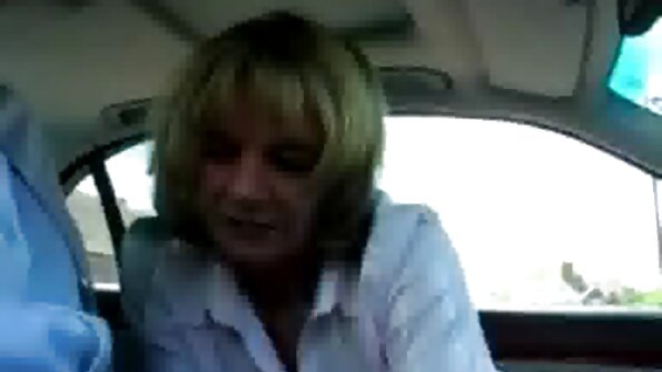 Busty درباری ابیگیل میک ایک امیر آدمی کو جنسی خدمات فراہم کرتی ہے۔