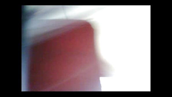 ایک بڑا گدا شہد جو سخت مرغی سے محبت کرتا ہے وہ انلی سے چود رہا ہے۔