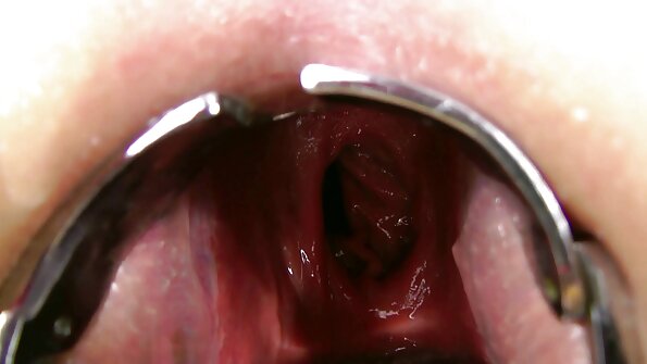 سیاہ فام لڑکا لڑکی کے بوائے فرینڈ کے سامنے اچھا کام کرتا ہے۔