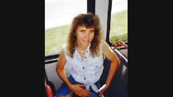 لنجری میں اس حیران کن سے ایک عوامی ساحل پر Blowjob