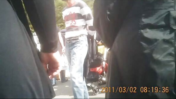 Brunette لڑکی جم میں اتنی اچھی طرح سے fucked ہو جاتا ہے